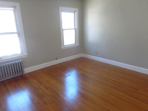 18 Wayne St, Springfield, MA 01118 photo 13