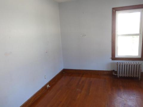 18 Wayne St, Springfield, MA 01118 photo 9