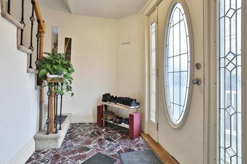 43 Poplar St, Danvers, MA 01923 photo 2