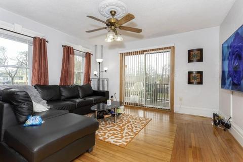 43 Poplar St, Danvers, MA 01923 photo 3