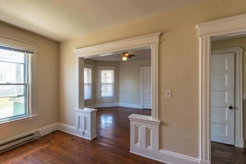 16 Grape St, Chicopee, MA 01013 photo 7
