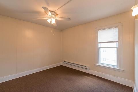 16 Grape St, Chicopee, MA 01013 photo 14