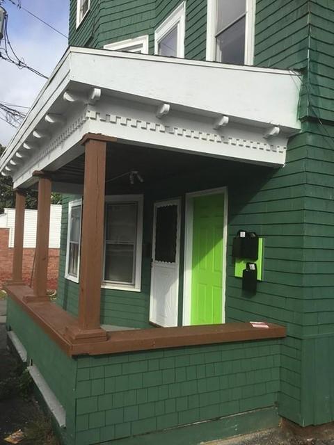 16 Grape St, Chicopee, MA 01013 photo 2