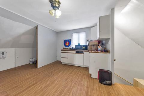 1353 Dwight St, Springfield, MA 01107 photo 24