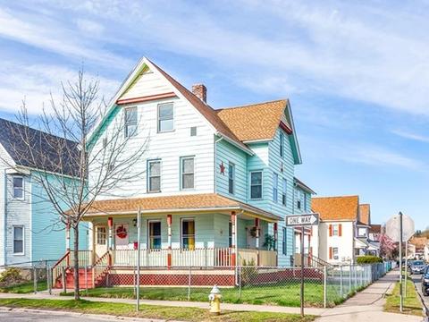 1353 Dwight St, Springfield, MA 01107 photo 2
