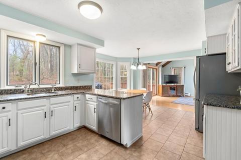 3 Briarwood Ln, Upton, MA 01568 photo 4