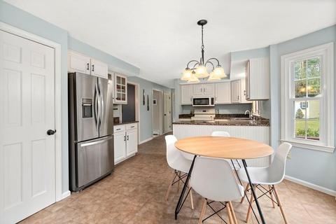 3 Briarwood Ln, Upton, MA 01568 photo 6