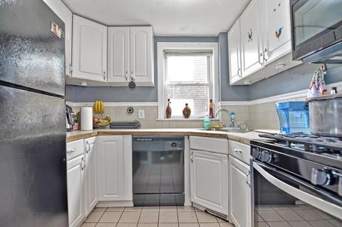 46 Lane St, Fall River, MA 02721 photo 4