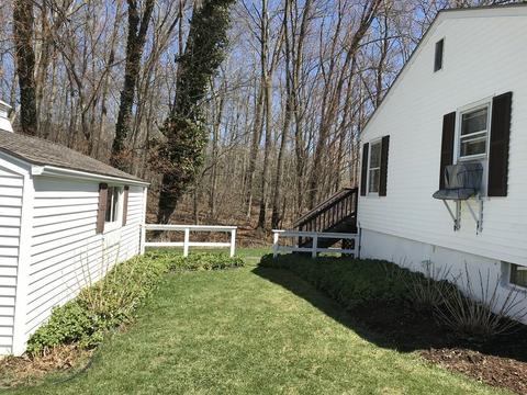 11 Batten St, Webster, MA 01570 photo 5