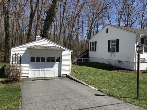 11 Batten St, Webster, MA 01570 photo 4