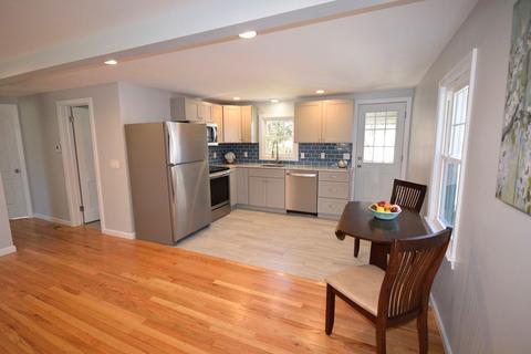 18 Mayflower Rd, Springfield, MA 01118 photo 4