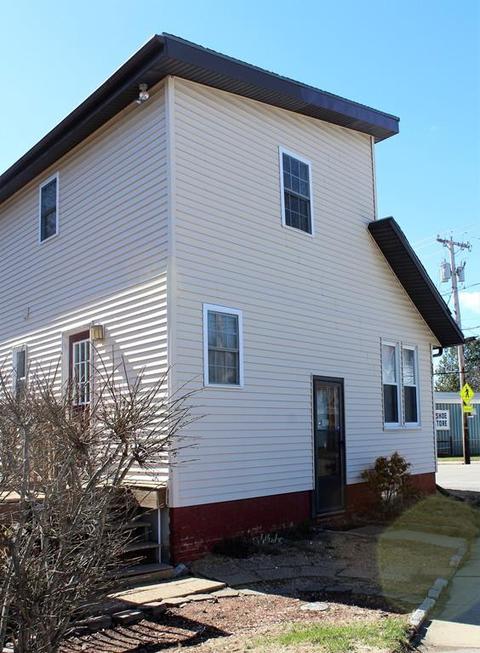 231 West St, Gardner, MA 01440 photo 3