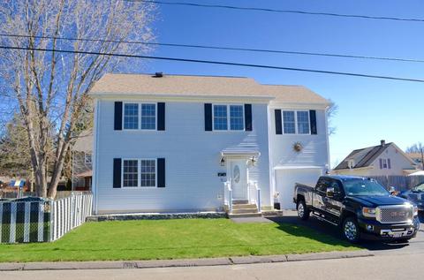 22 Clark St, Chicopee, MA 01013 photo 2