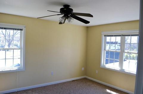 22 Clark St, Chicopee, MA 01013 photo 14