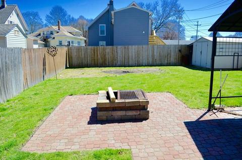 22 Clark St, Chicopee, MA 01013 photo 4