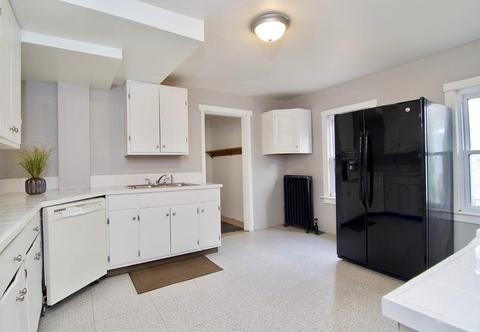 57 Denver St, Springfield, MA 01109 photo 4