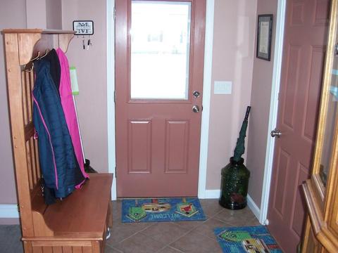 83 Robak Dr, Chicopee, MA 01020 photo 4