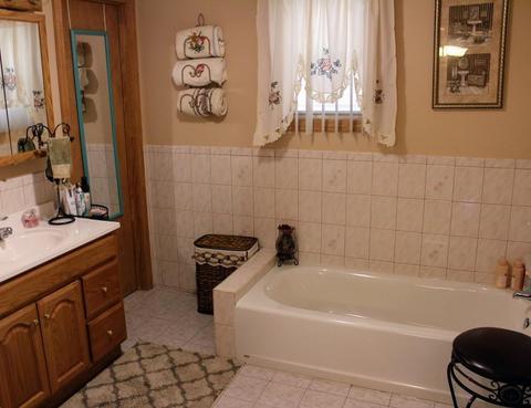 531 Tecumseh St, Fall River, MA 02721 photo 8