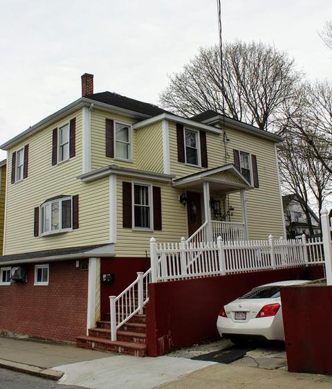531 Tecumseh St, Fall River, MA 02721 photo 1