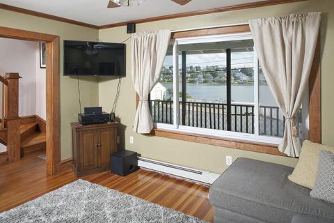 22 Edgewater Rd, Hull, MA 02045 photo 3