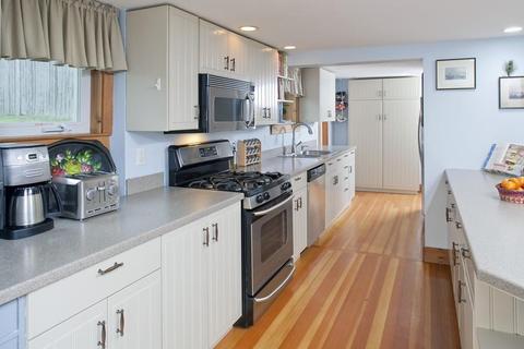 22 Edgewater Rd, Hull, MA 02045 photo 5