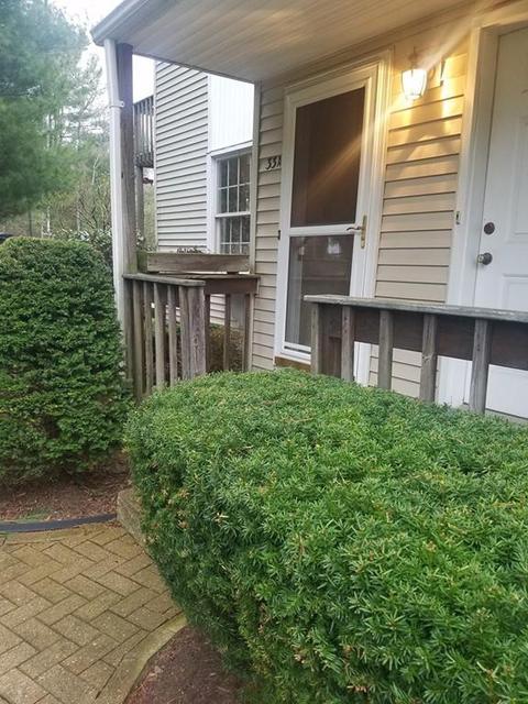 33 Castlegate Dr #A, Springfield, MA 01129 photo 2