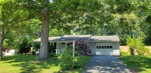 22 Trinity St, Danvers, MA 01923 photo 5
