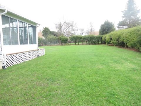 4 Ward Ave, Easthampton, MA 01027 photo 3