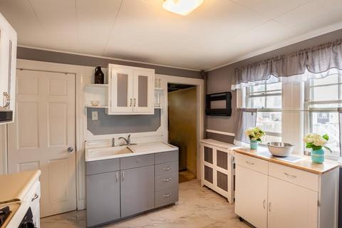 37 Farrington Ave, Dedham, MA 02026 photo 5