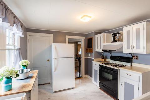 37 Farrington Ave, Dedham, MA 02026 photo 3