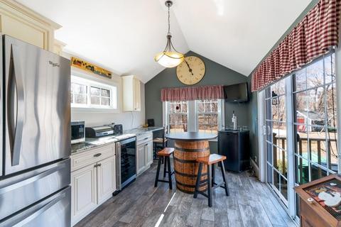 105 Beacon Ave, Warwick, RI 02889 photo 4