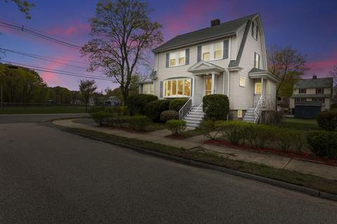 4 Smith Ave, Reading, MA 01867 photo 1