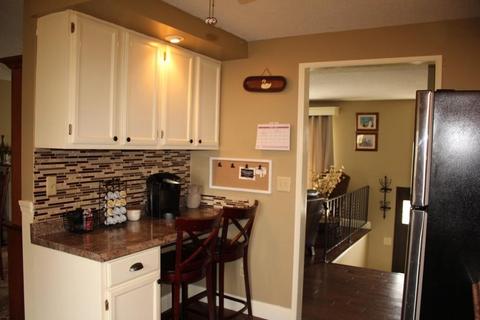 34 Waring St, Fall River, MA 02720 photo 6