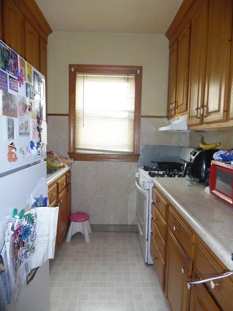 16 Oliver St, Fall River, MA 02724 photo 4