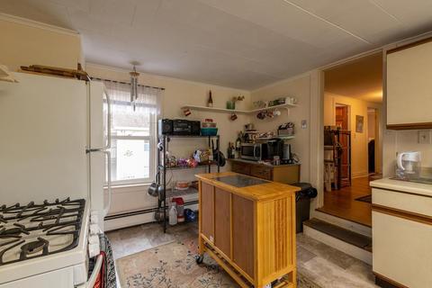 15 Prospect St, Easthampton, MA 01027 photo 8