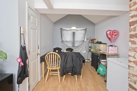 804 White St, Springfield, MA 01108 photo 24
