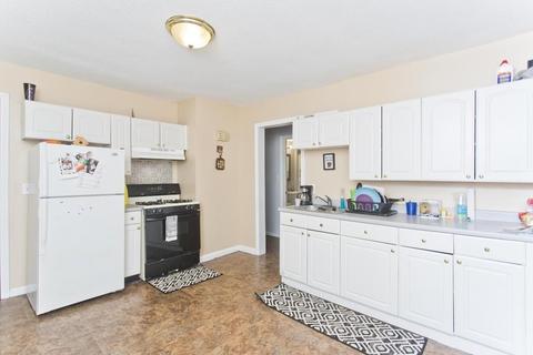 804 White St, Springfield, MA 01108 photo 4