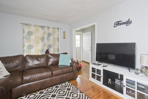 804 White St, Springfield, MA 01108 photo 14