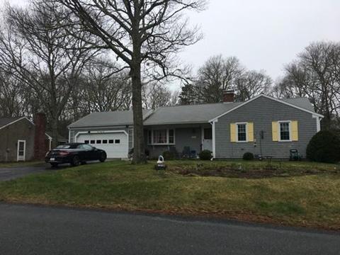 141 Monomoy Cir, Barnstable, MA 02632 photo 1