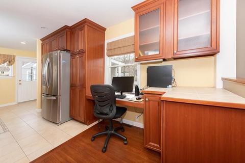 39 Scotland St, Hingham, MA 02043 photo 4
