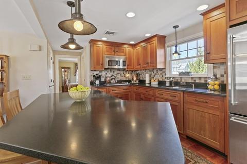 6 Centre St, Winthrop, MA 02152 photo 5