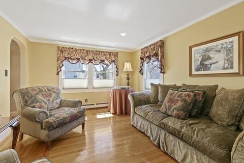 6 Centre St, Winthrop, MA 02152 photo 9