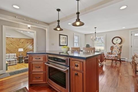 6 Centre St, Winthrop, MA 02152 photo 6