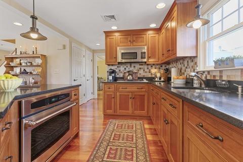6 Centre St, Winthrop, MA 02152 photo 7