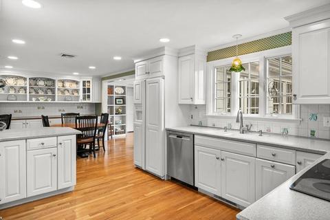 97 Locust Ln, Needham, MA 02492 photo 7