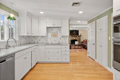 97 Locust Ln, Needham, MA 02492 photo 6