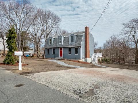 22 Honeysuckle Rd, Gloucester, MA 01930 photo 2