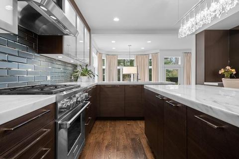 8 Sears Rd, Brookline, MA 02445 photo 6