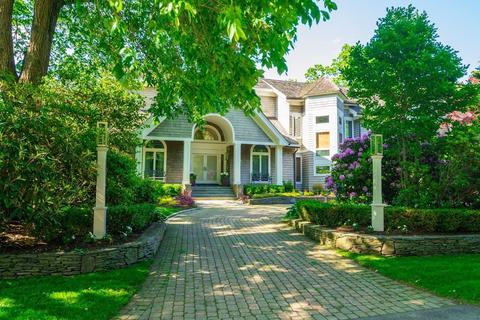 8 Sears Rd, Brookline, MA 02445 photo 1