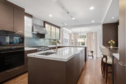 8 Sears Rd, Brookline, MA 02445 photo 8
